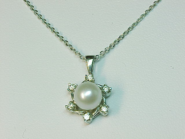 STERLING SILVER CULTURED PEARL & DIAMOND NECKLACE
