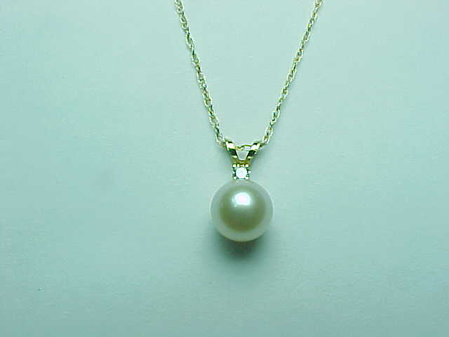14K GOLD CULTURED PEARL & DIAMOND NECKLACE